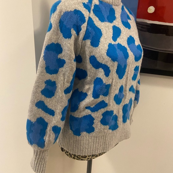 SOLD! H&M high neck animal print sweater with balloon sleeves - Picture 7 of 9